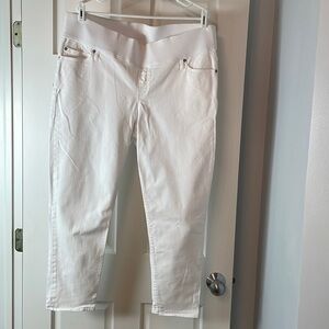 Gap White Maternity Ankle Jeans- Size 34